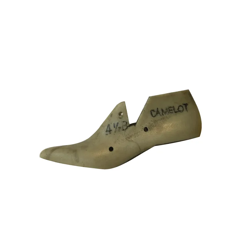 Camelot Round-tip Pointed-toe Heeled Last